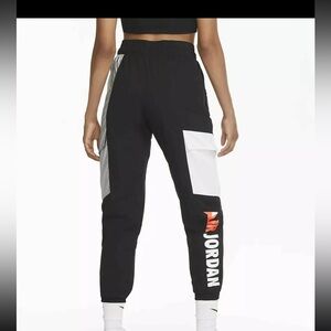 Air Jordan Winter Utility Womens Pants Size S Joggers Black Silver NWT